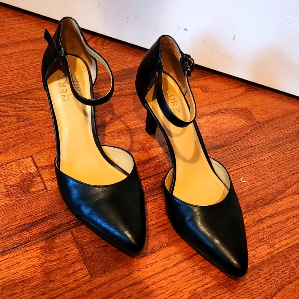 Naturalizer Ankle Strap Pump size 7